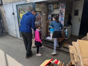 В рамках проекта #эковесна наши дети собрали и сдали макулатуру, чтобы купить на вырученные деньги корм для животных, которые живут в приютах?  #МолодёжьТатарстана #молодёжьказани #Центрдуслык #ДУСЛЫККазань #эковесна2024 #зоозабота